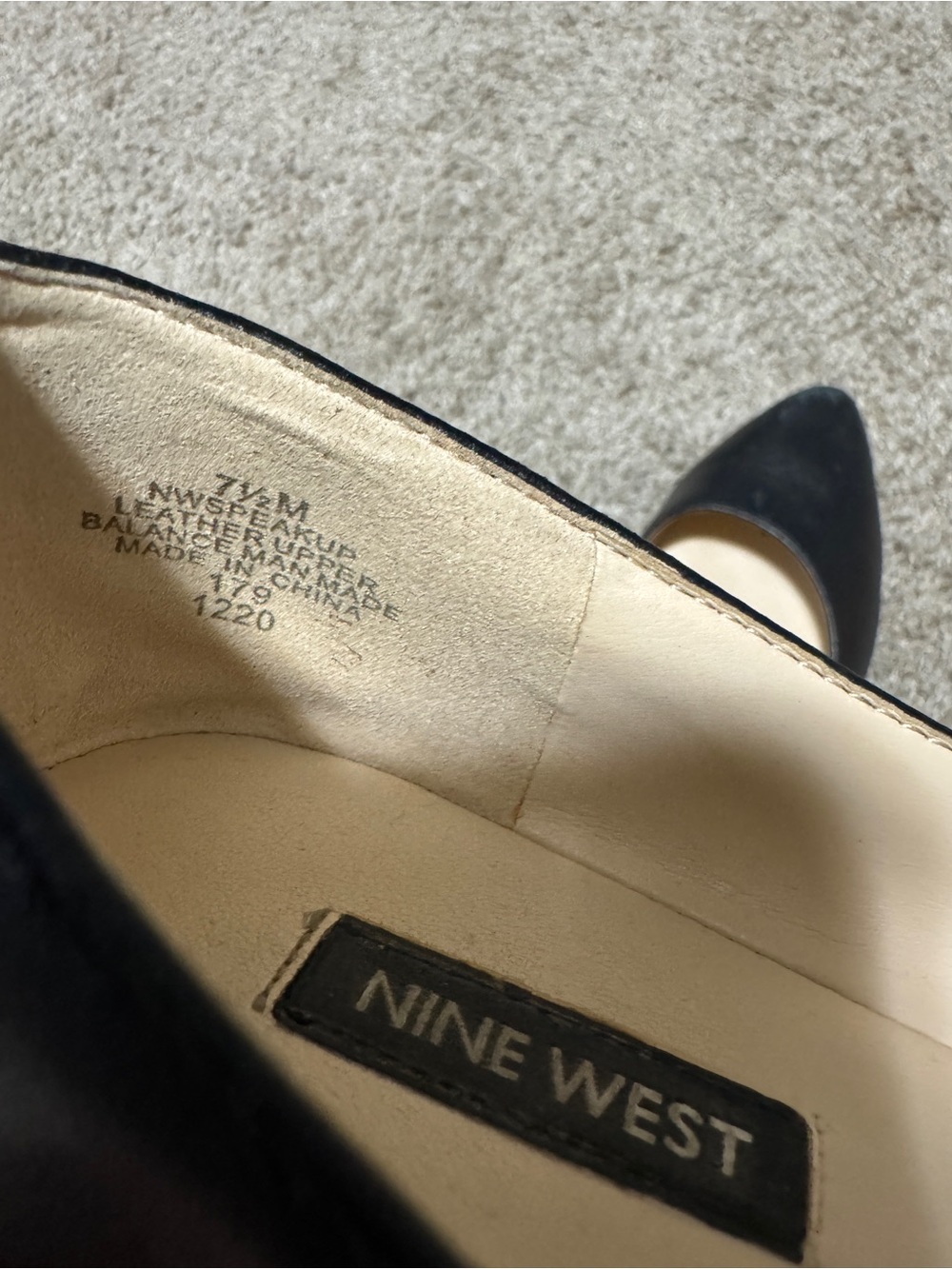 7.5 Nine West Women's Black Pointed Almond Toe Flats with box - Picture 6 of 7